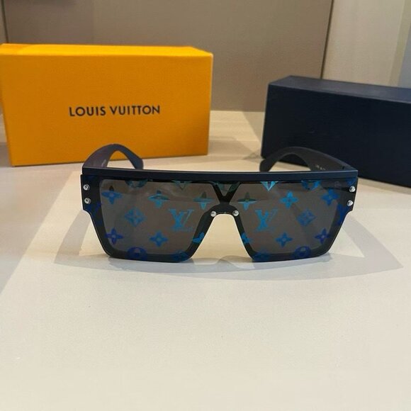 🌞Louis Vuitton Sunglasses - Picture 1 of 9
